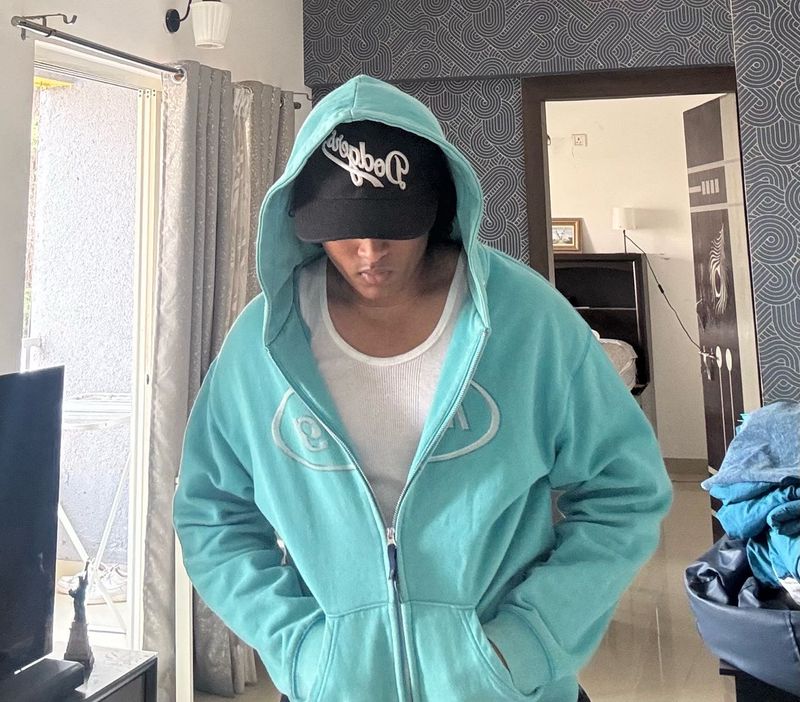 Mint Green Graphic Zip-Up Hoodie – Trendy Streetwe