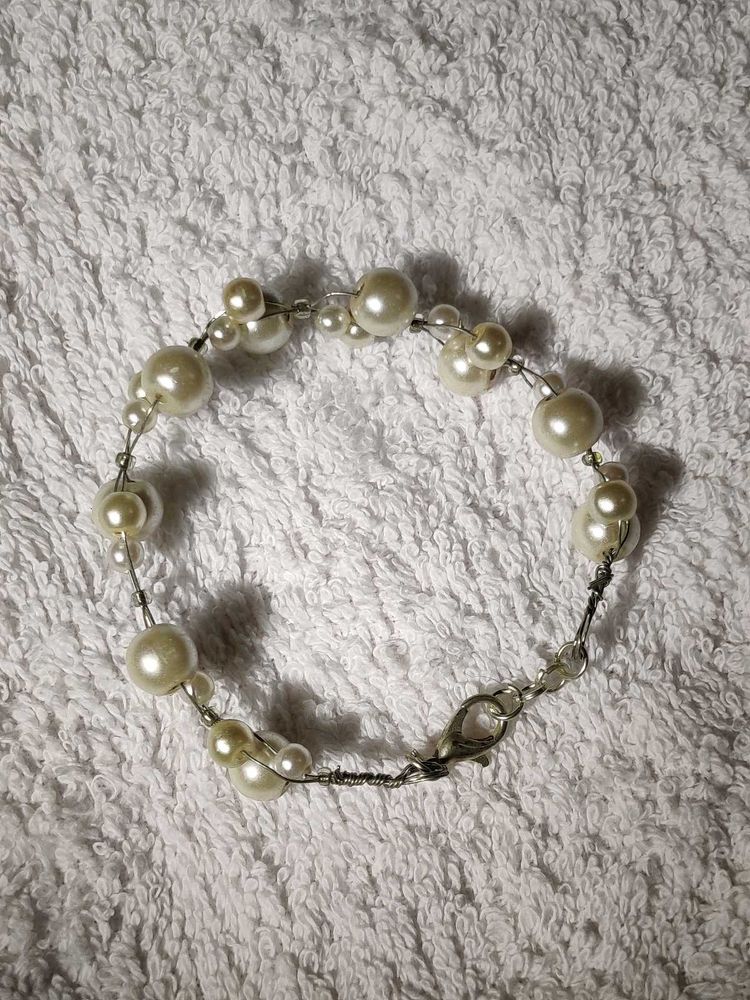 Elegant Pearl Bracelet