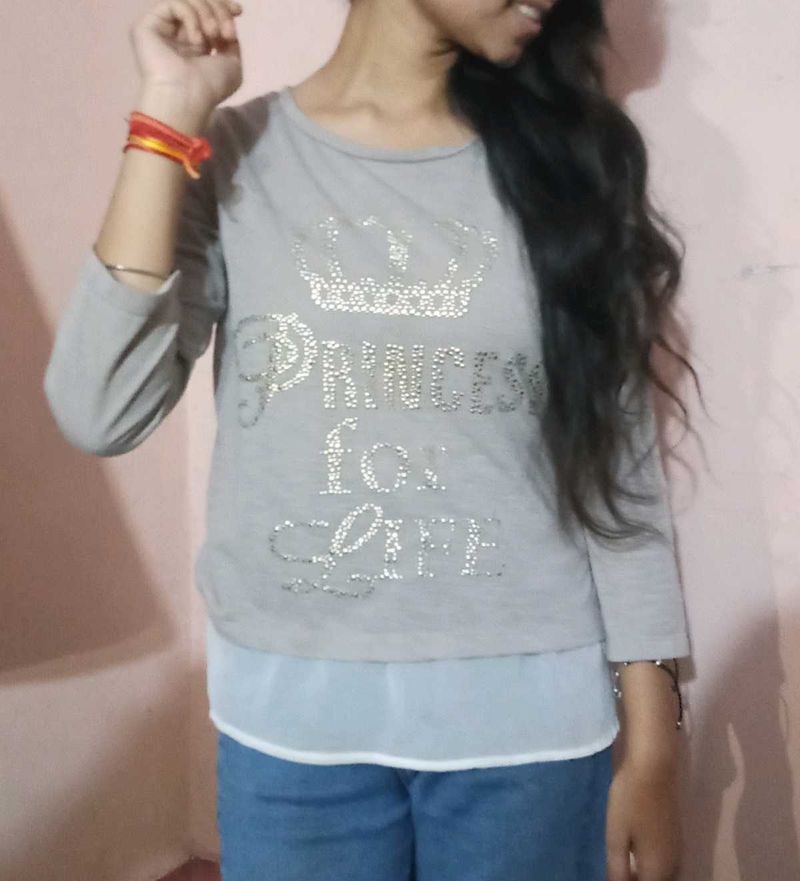 grey-white full sleeved top for causual outings an