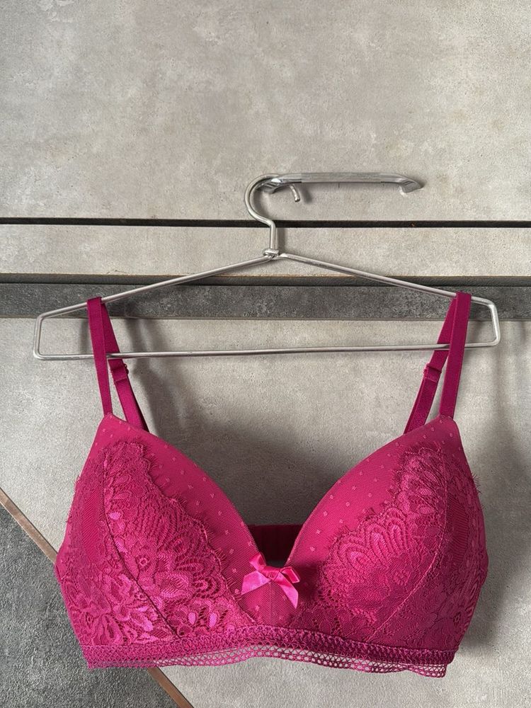 Chic Lace Pink Bra