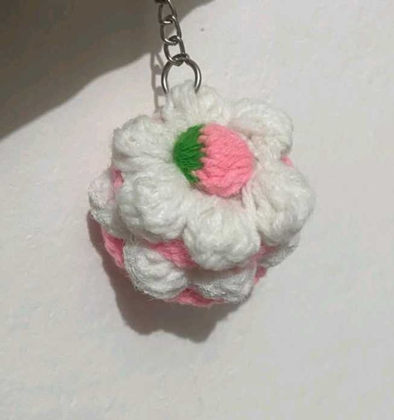 Crocheted fruit cake keychain 🍰🍓