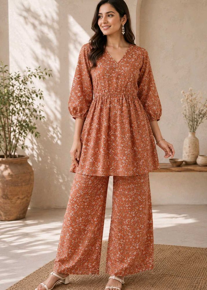 Chic Floral Print V-Neck Top
