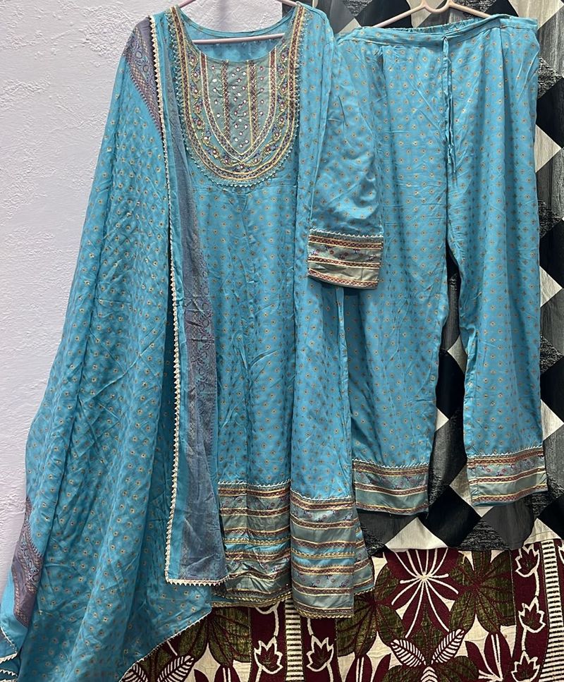 Elegant Blue Embroidered Kurta Set