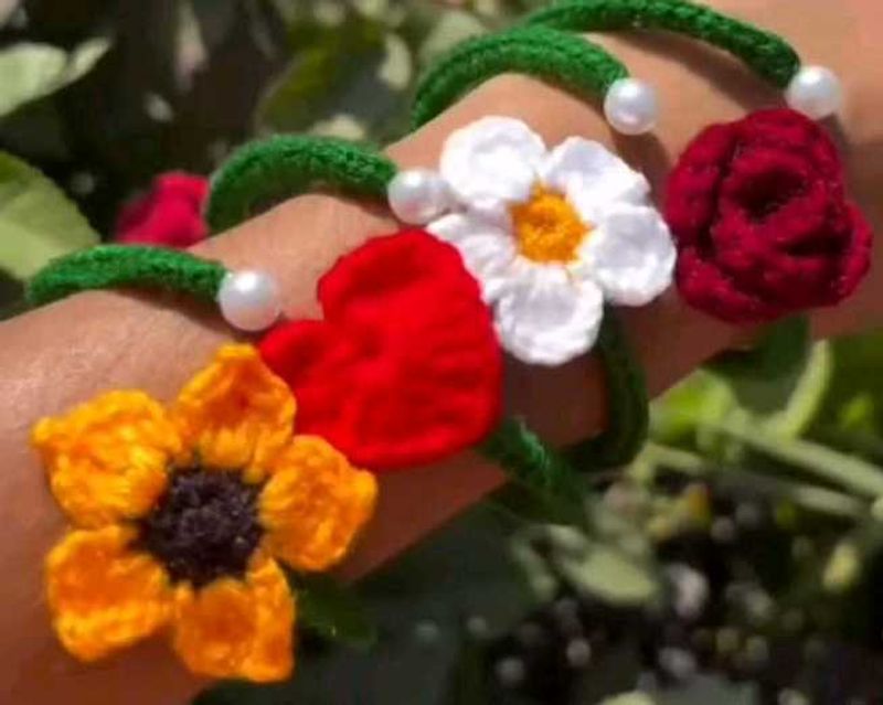 🌷Handmade Flower Bracelets (Set of 2)✨🕊