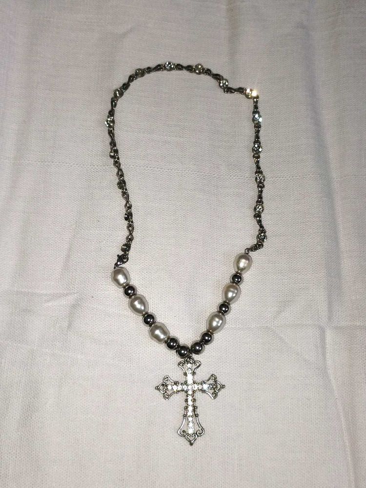 Elegant Cross Pearl Necklace