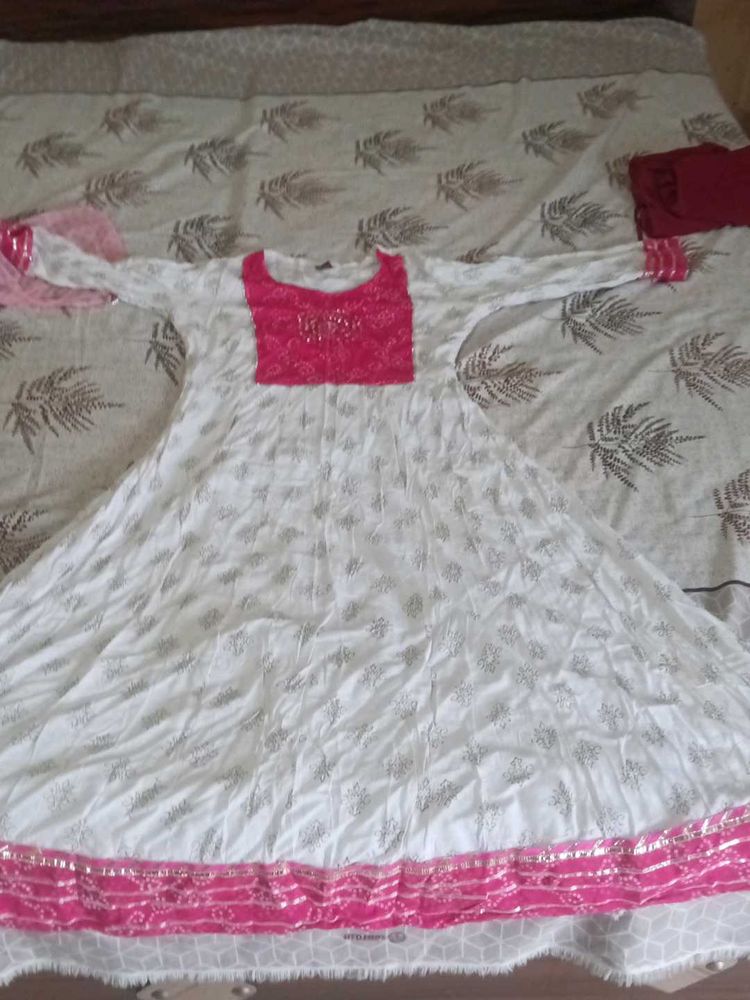 Elegant White &amp; Pink Anarkali