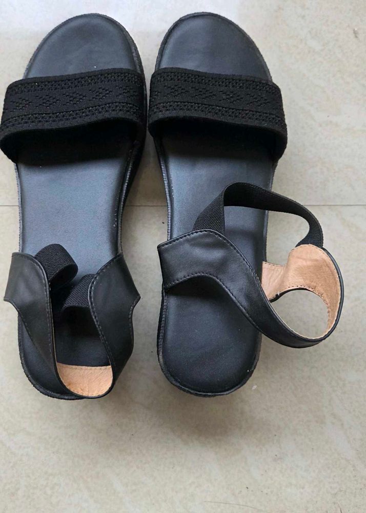Comfortable Black Flat Sandals