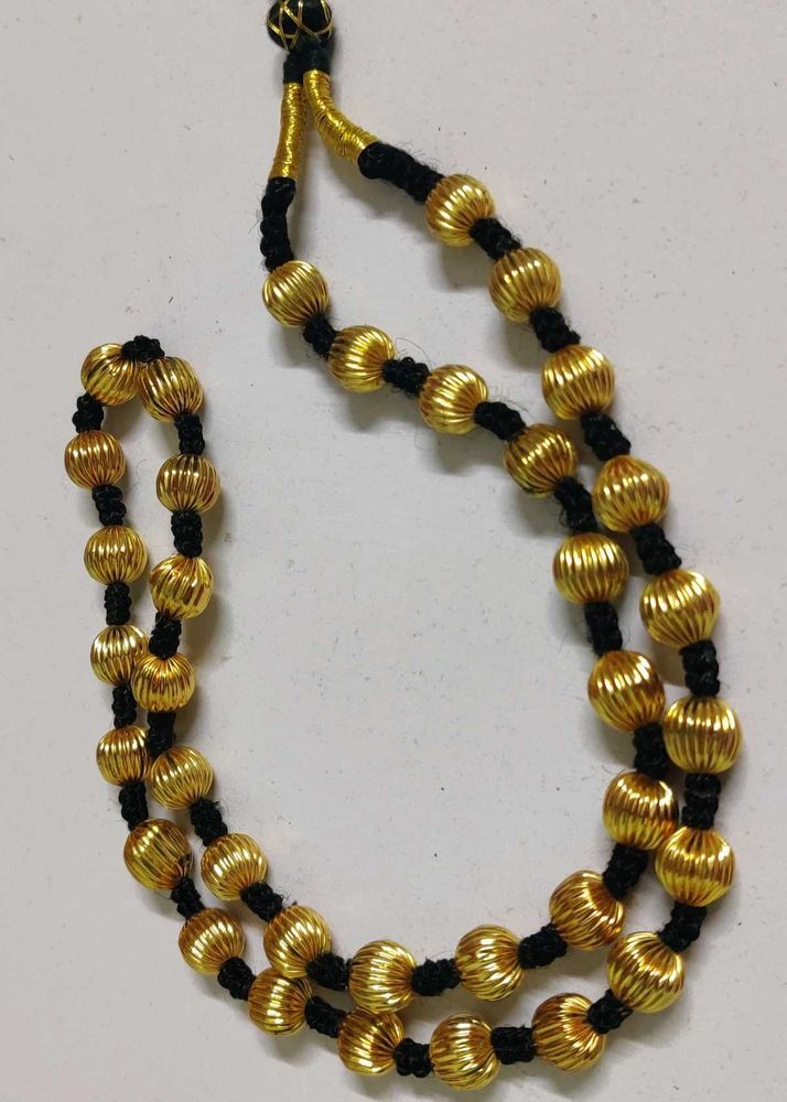 Elegant Gold Bead Necklace