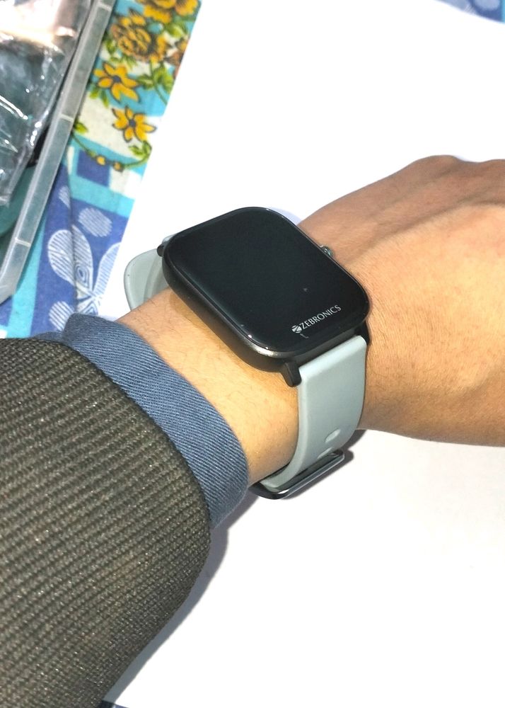 ZEBRONICS ZEB-FIT1020CH SmartWatch, Perfectly Work