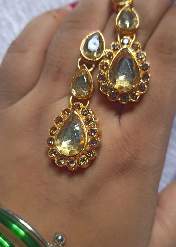Elegant Crystal Drop Earrings