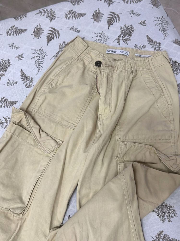 Bershka Cargo Pants