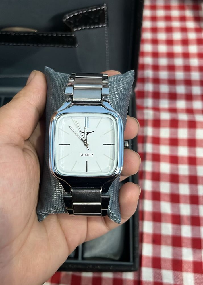 Elegant Square Dial Quartz Watch