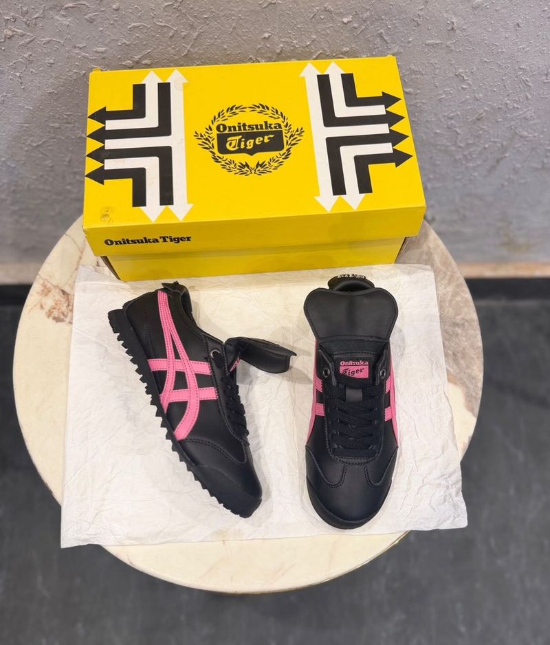 Onitsuka Tiger Sneakers - Black Pink