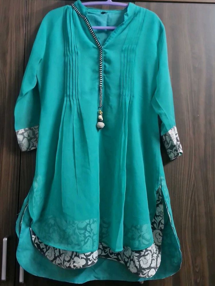 Elegant Teal Kurta with Pleated Neckline