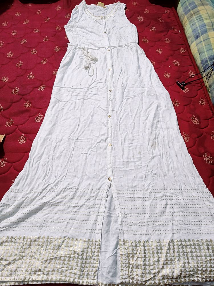 Branded White Maxi Dress. Has Beautiful Design On The Neck And Bottom Portion. Extremely Soft Material.