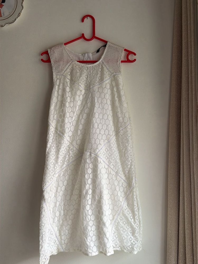 Elegant White Lace Dress
