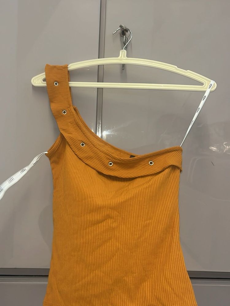 Ribbed One Shoulder Top