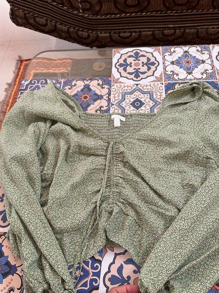 Chic Green Floral Ruched Top