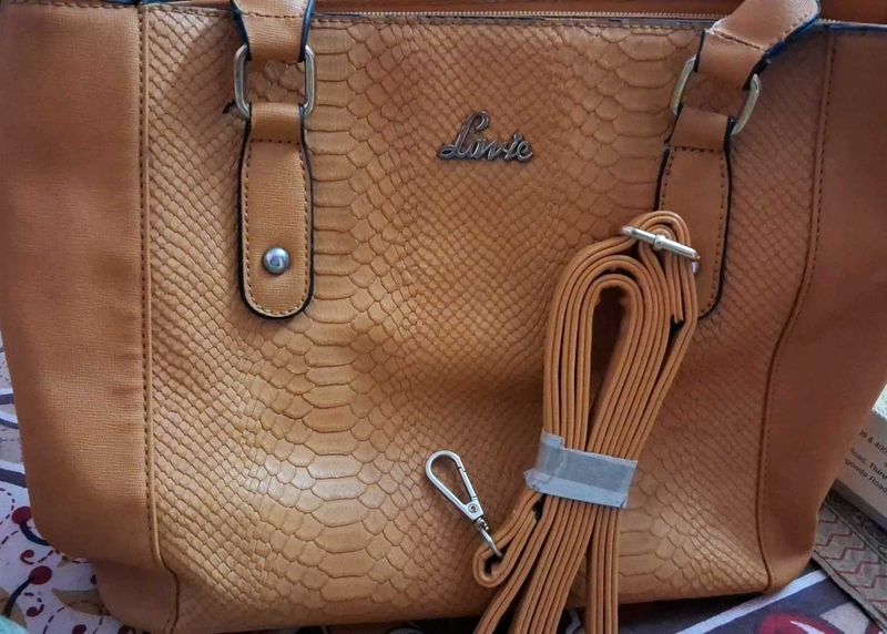 Lavie Handbag... 10% Offer