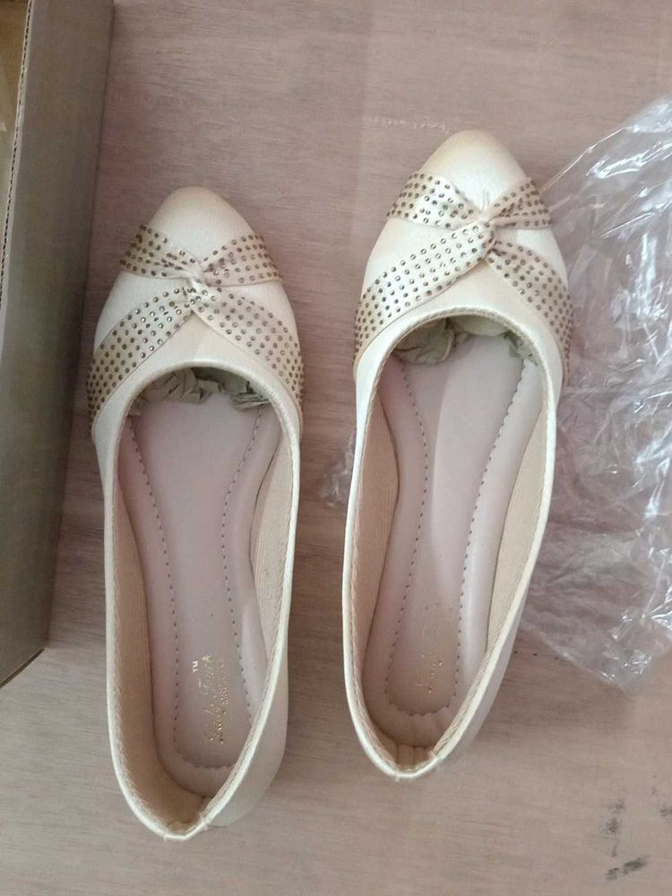 New Sparkly Embellished Ballet Flats size 38
