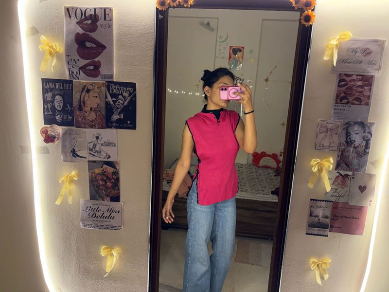 Bright Pink Sleeveless woolen hoodie