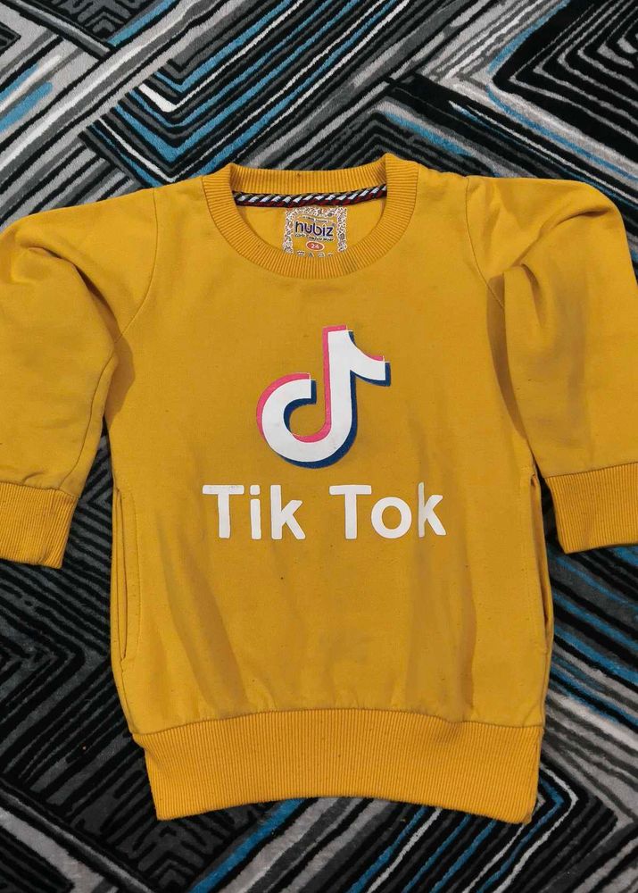 TikTok Graphic Sweatshirt