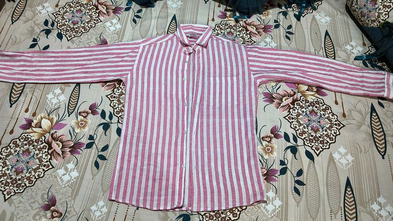 Pink and White Striped Button-Up Shirt Relaxed fit