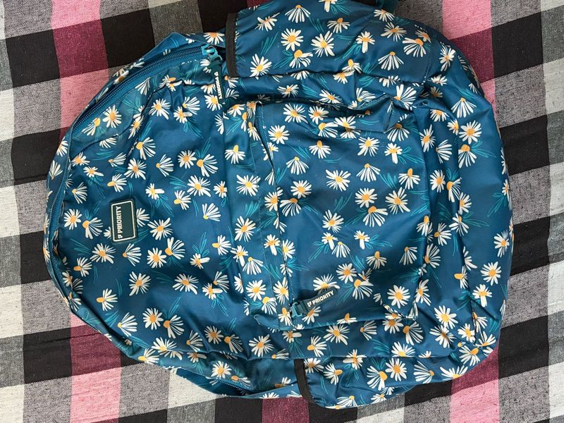 Cute Daisy Print Backpack