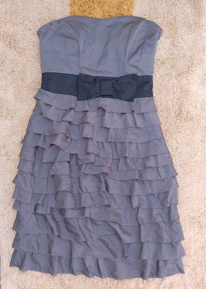 H&amp;M Chic Strapless Ruffle Dress
