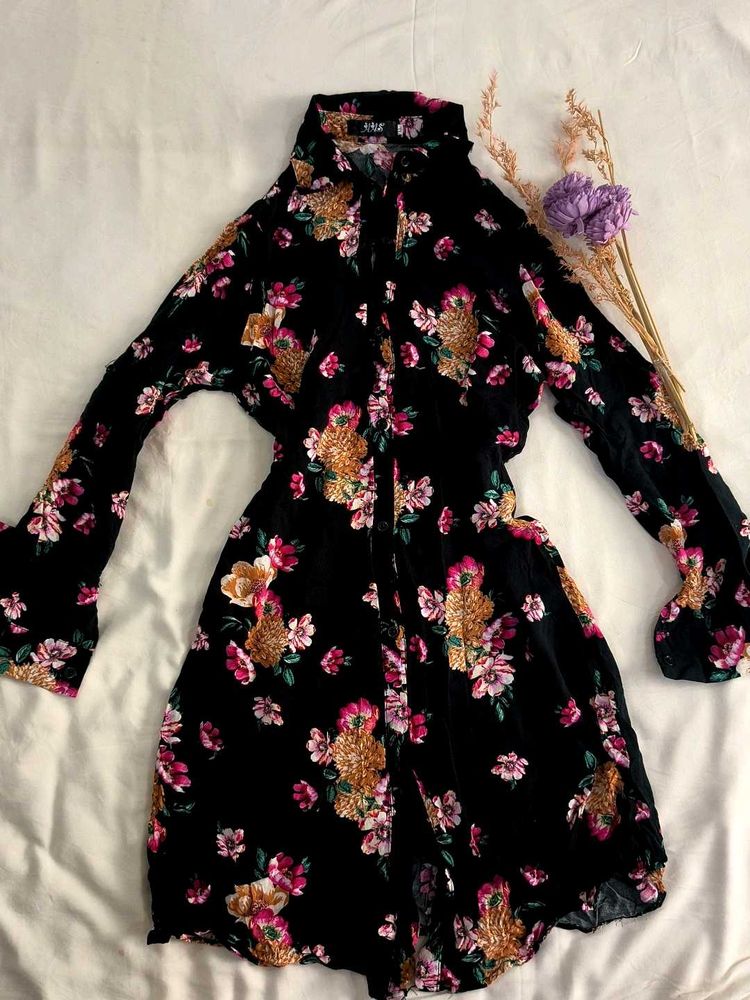 Boho Floral Print Mini Dress comes with belt