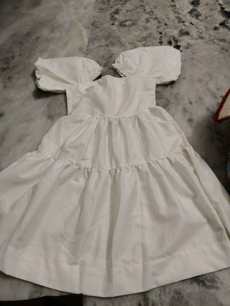 Chic White Puff Sleeve Dress