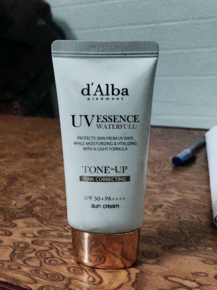 d'Alba UV Essence Waterfull Tone-Up Sun Cream
