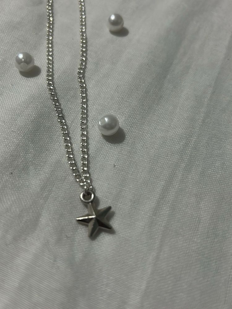 Star Pendant Pearl Necklace