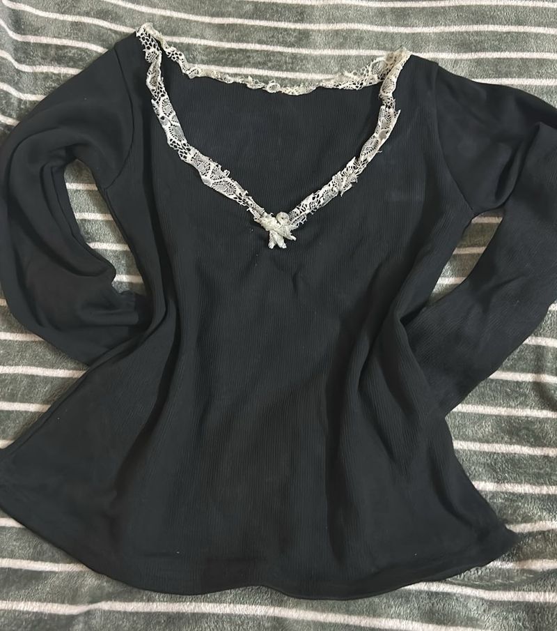 Chic Lace Trim Long Sleeve Top