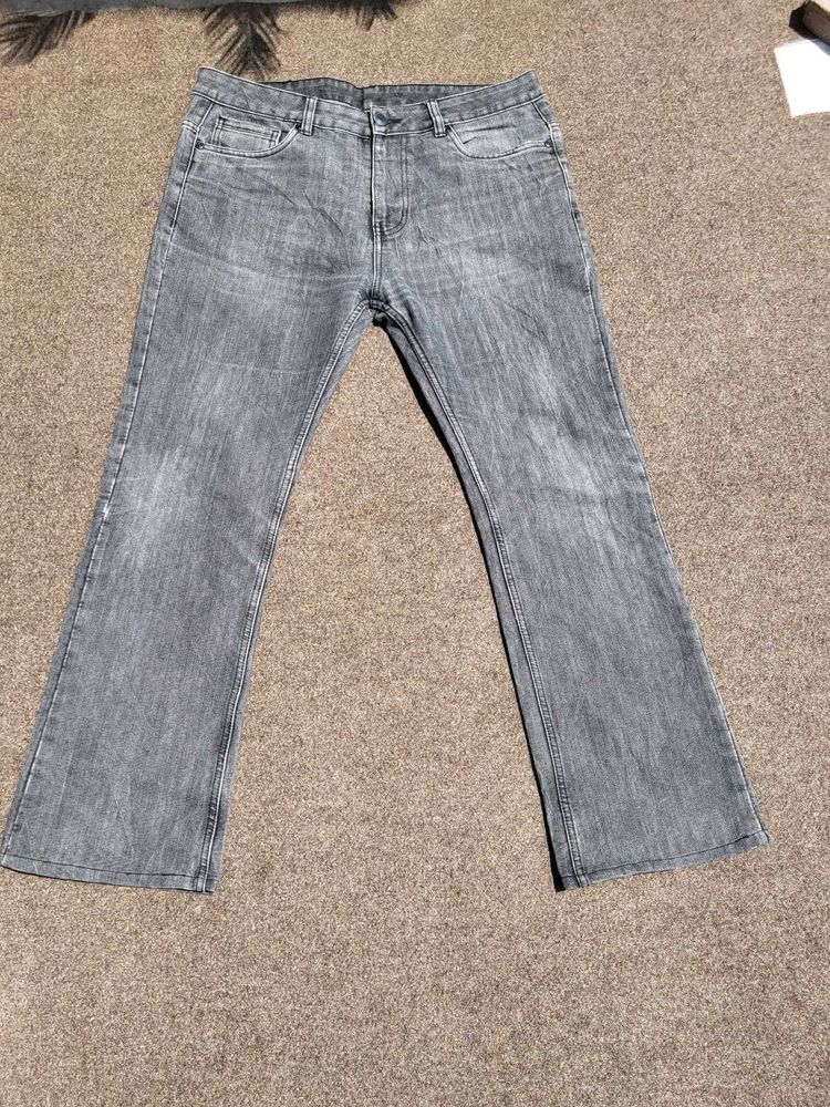 Classic Light-Wash Wide-leg Jeans