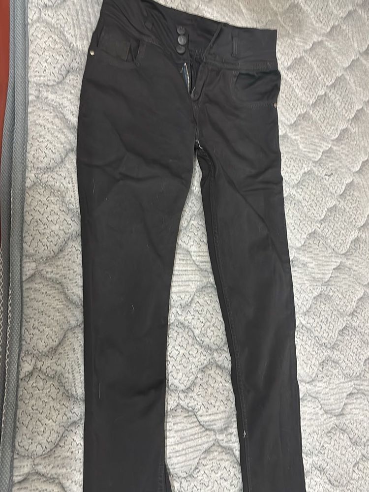 Black High-Waisted Skinny Pants