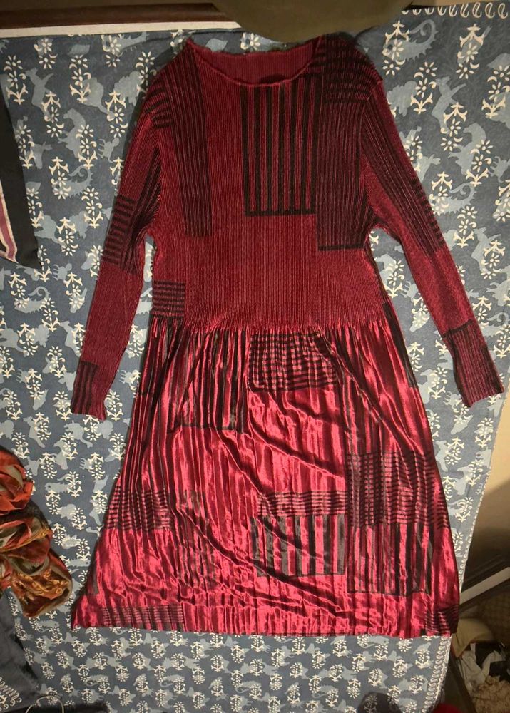 Striking Red &amp; Black Patterned midi , yellow kurti
