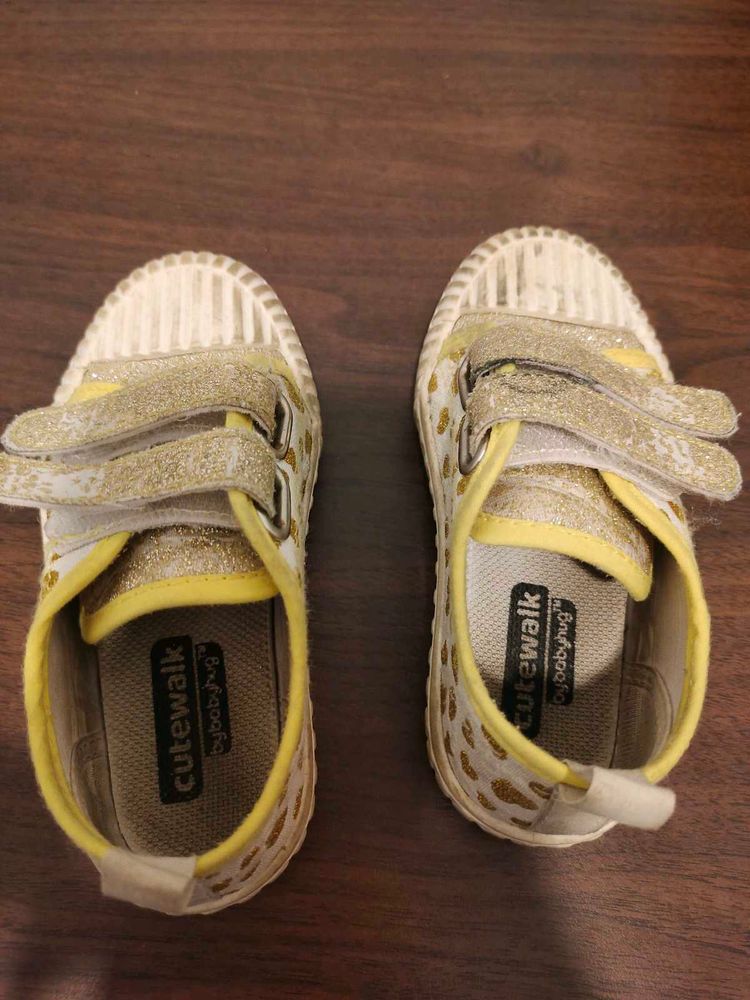 Sparkly Gold casual Baby shoes