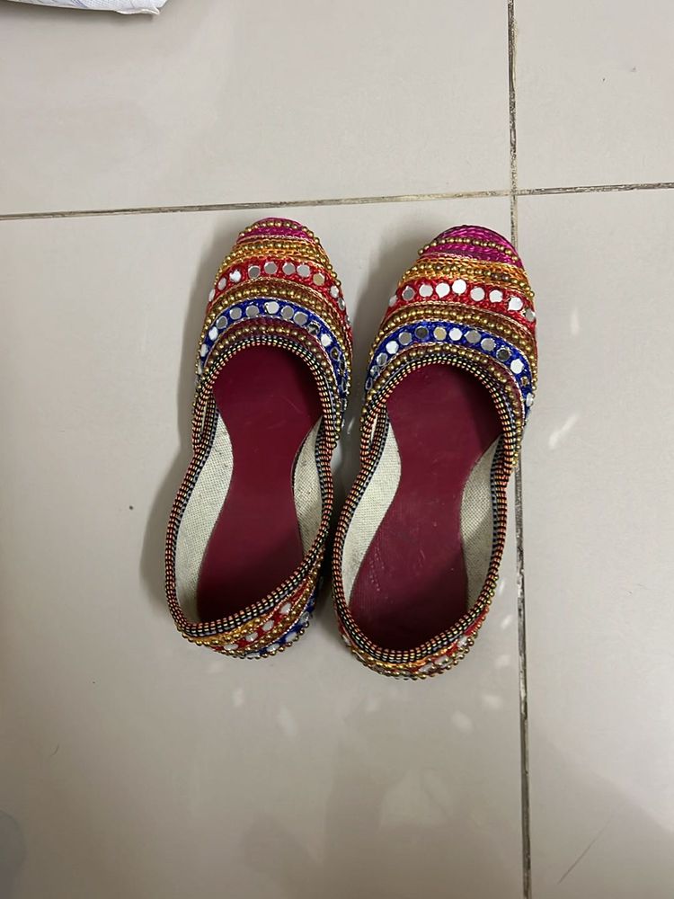 Size 5 Girls Foot Wear