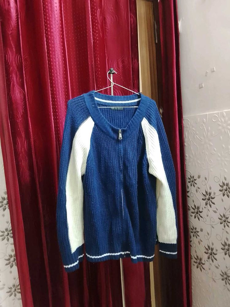 Stylish Blue Knitted Cardigan