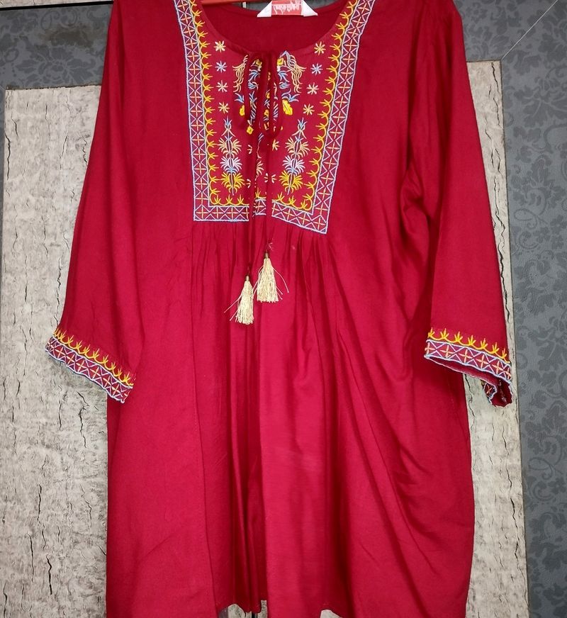 Beautiful 3XL Embroidery Kurti Top