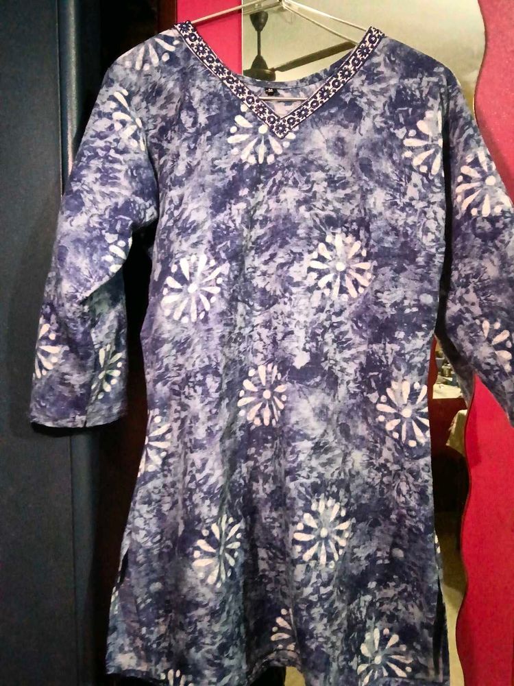 Stylish Blue &amp; White Batik Kurta