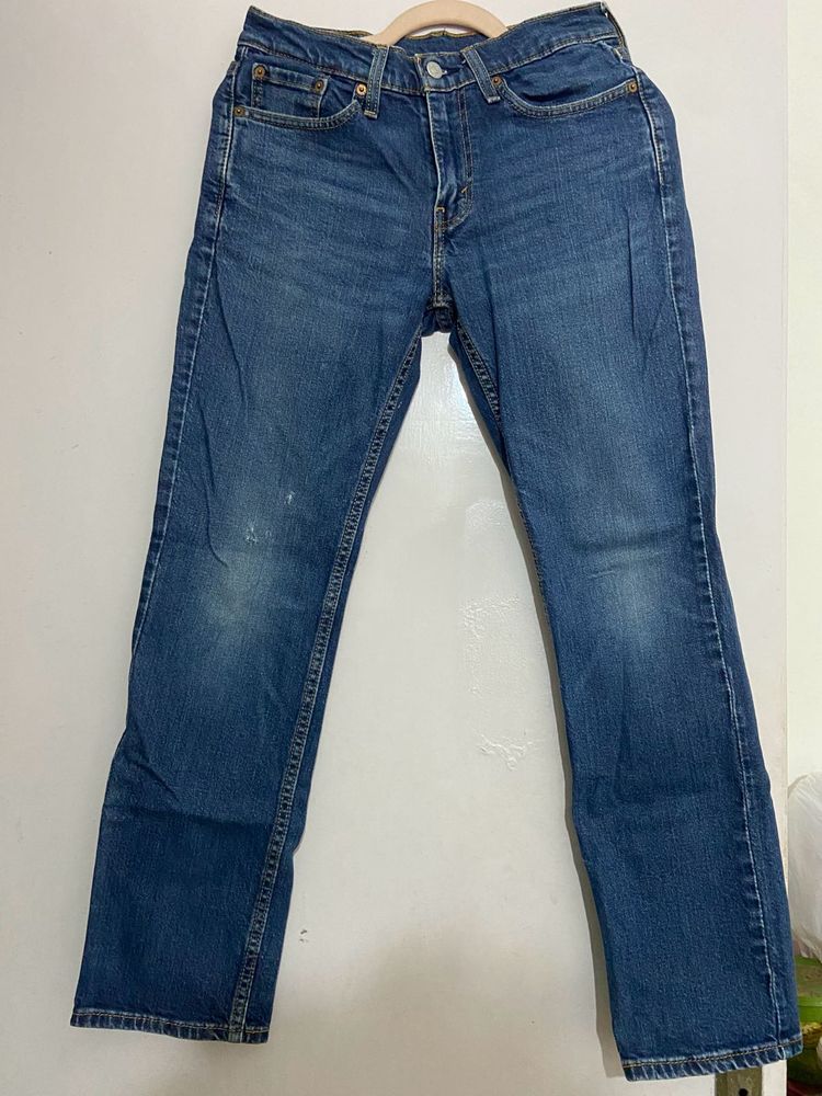 LEVI’S Slightly Distressed Stretchable Blue Denim