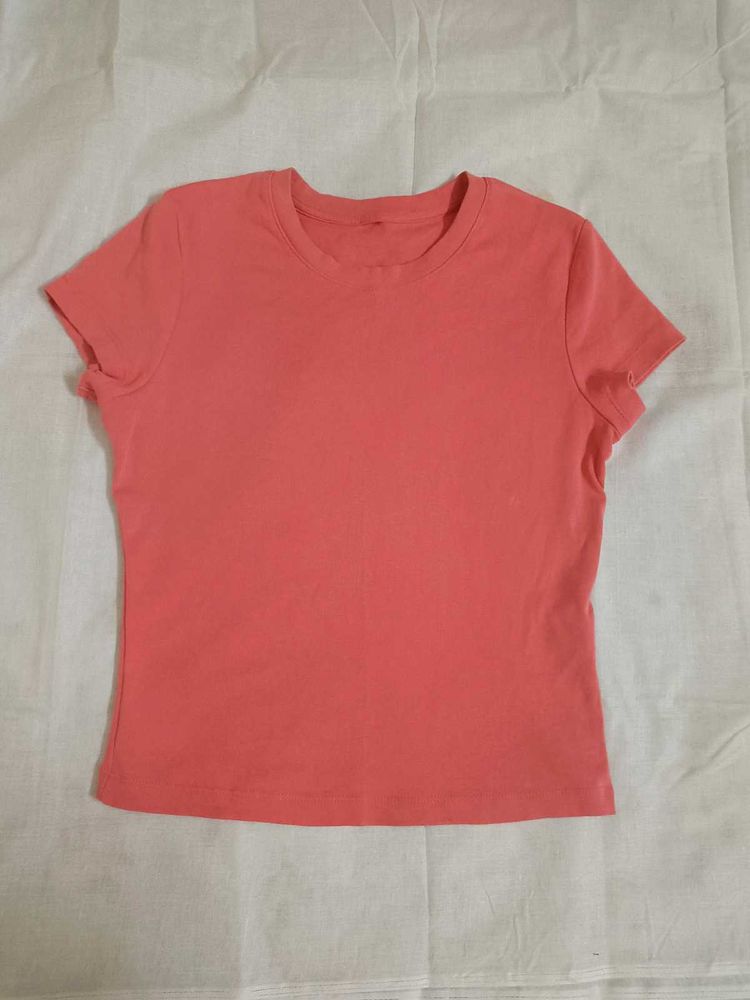 UNIQLO fitted bodycon tshirt/top