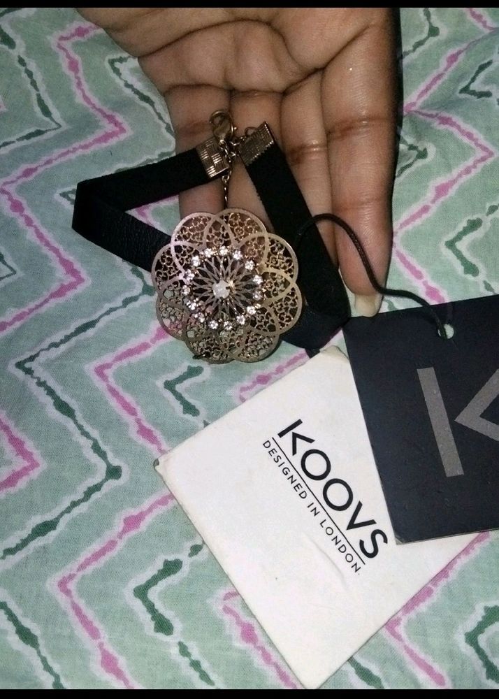 Combo Of Koovs Choker And Pink Hoop Earrings