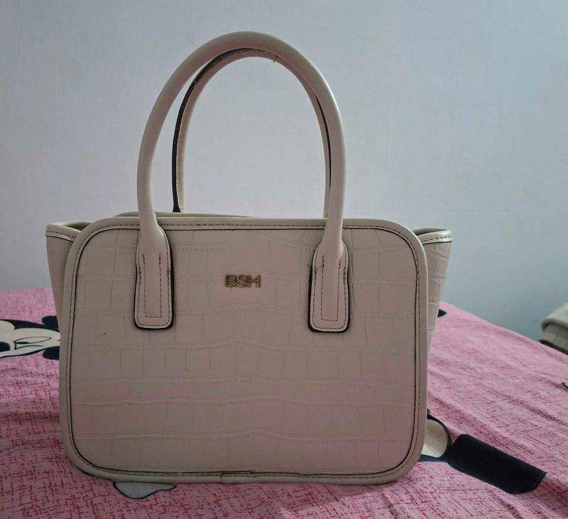Elegant Textured Handbag