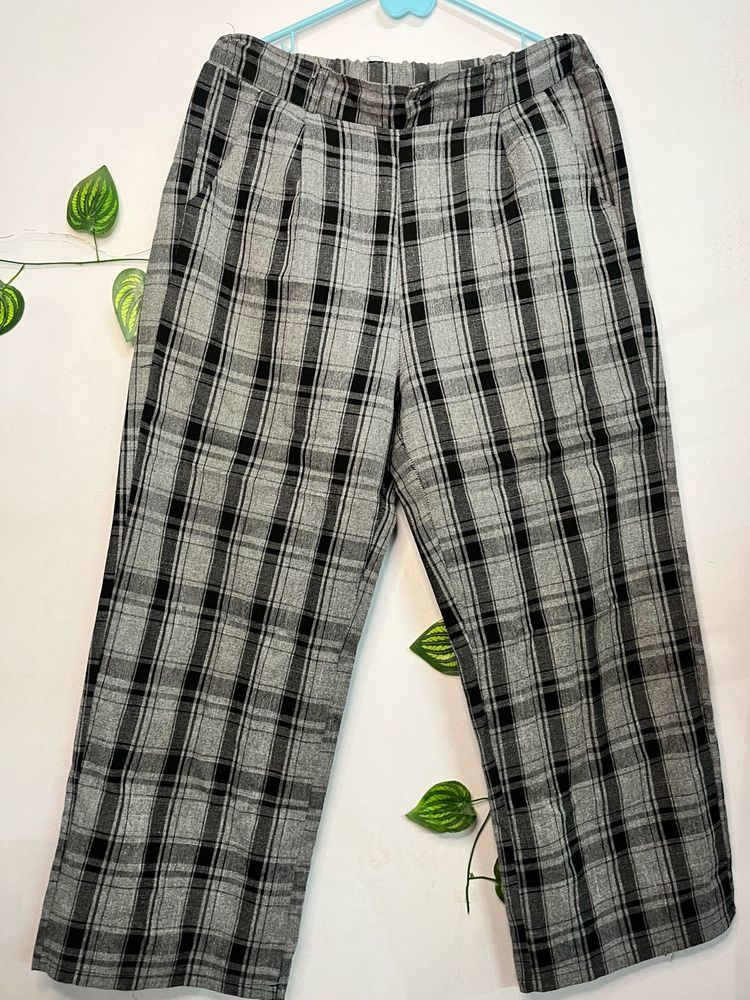 Plaid Cropped Pants