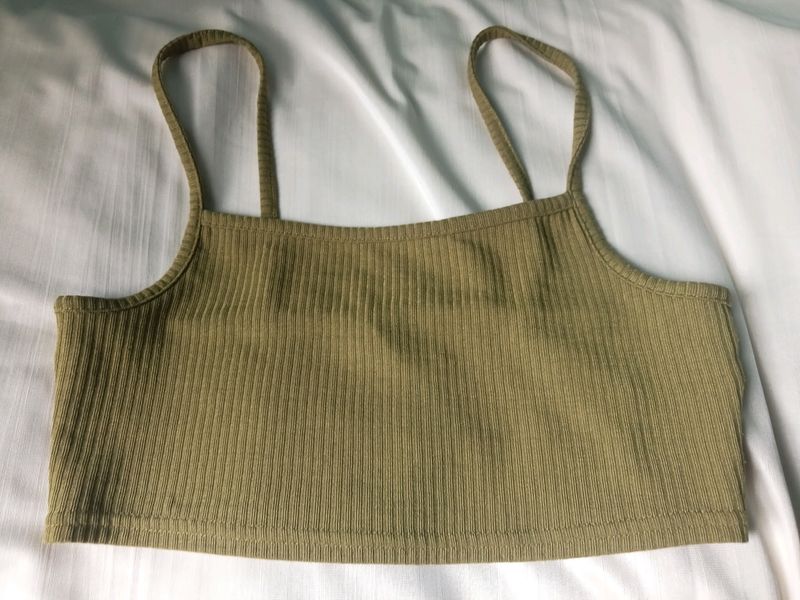 H&amp;M RIBBED CROP TOP.