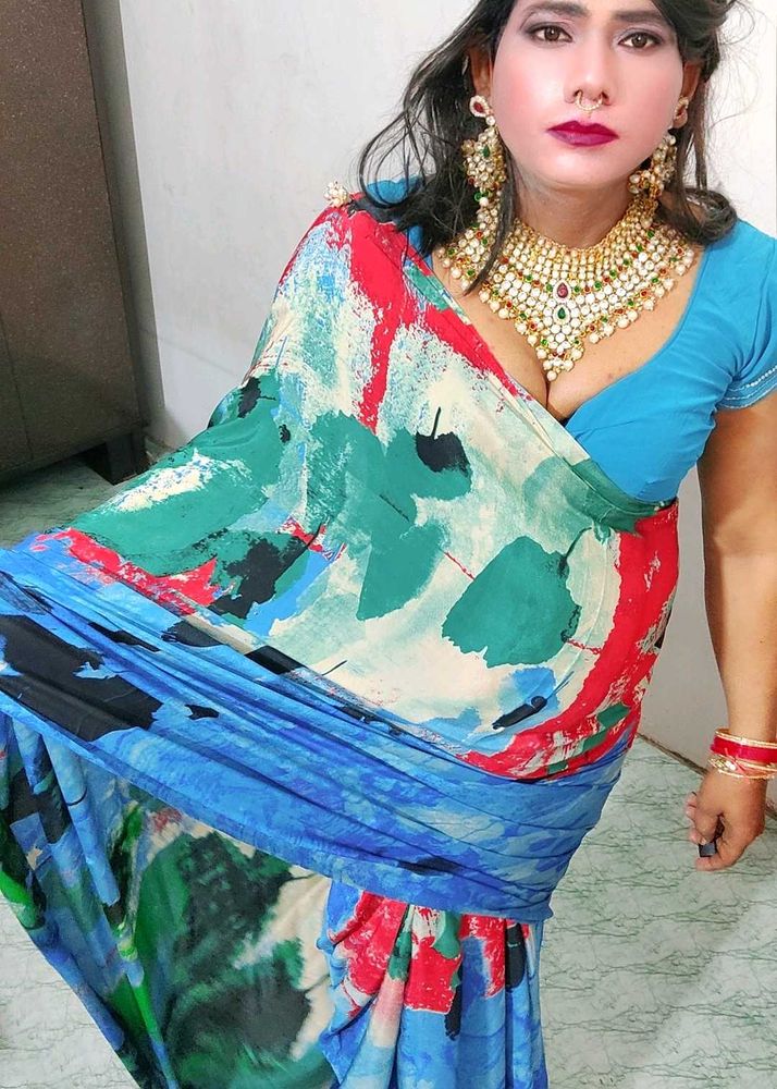 Vibrant Abstract Print Saree with blause atach