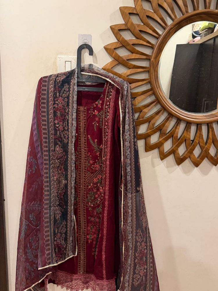 Meroon Pakistani Suit